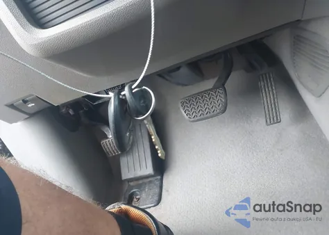 2011 Chevrolet Traverse Ls из США, поврежденный, VIN 1GNKVEEDXBJ209043